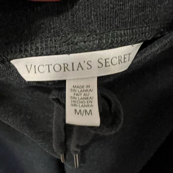 Victoria’s Secret Charcoal Gray Capri length Sweatpants with Star Detail - Picture 5 of 6